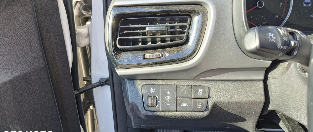 Kia Stonic cena 67500 przebieg: 31601, rok produkcji 2019 z Radom małe 56